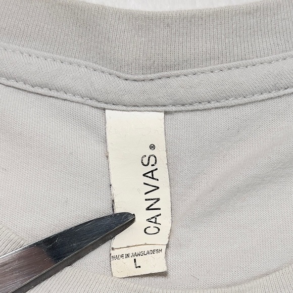 Mickey Mouse Fitted Tee Shirt Mens L Day of the Dead Themed ☠️ Off White - Picture 11 of 13